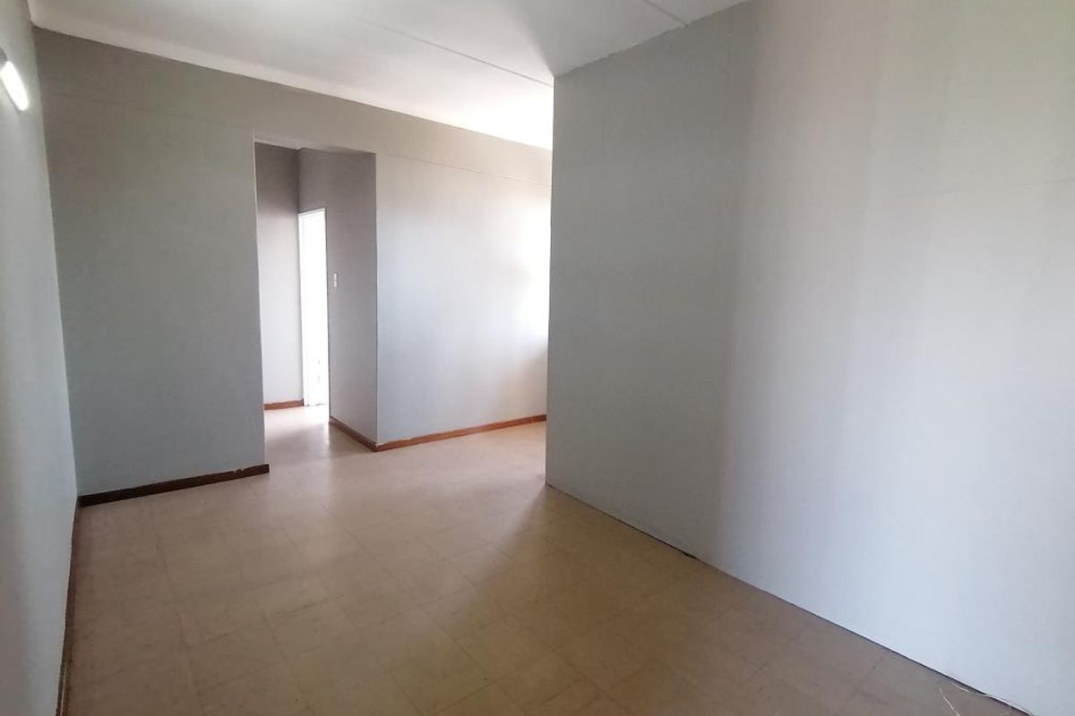 Newly Renovated 2-Bedroom Apartment in Belvedere Court, Southernwood - Photo 3