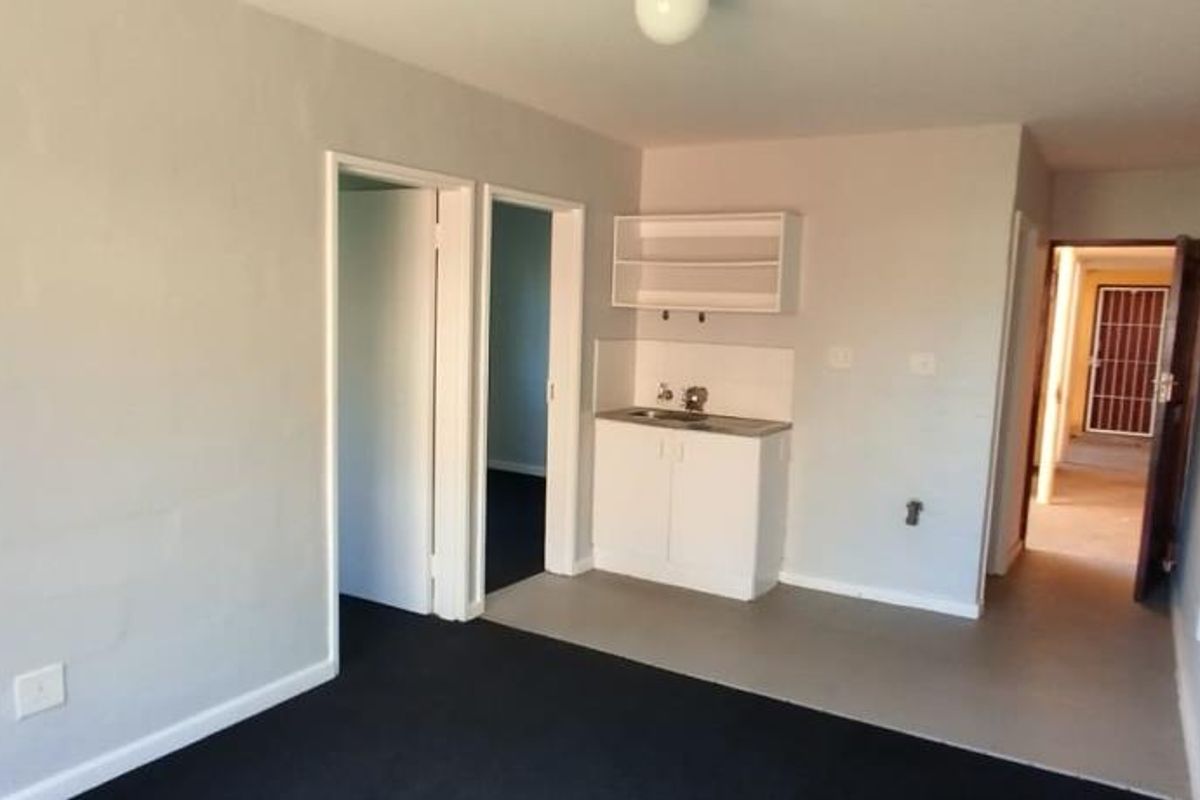 Two Bedroom Flat for Rent in Sohco Village, Amalinda - Photo 4