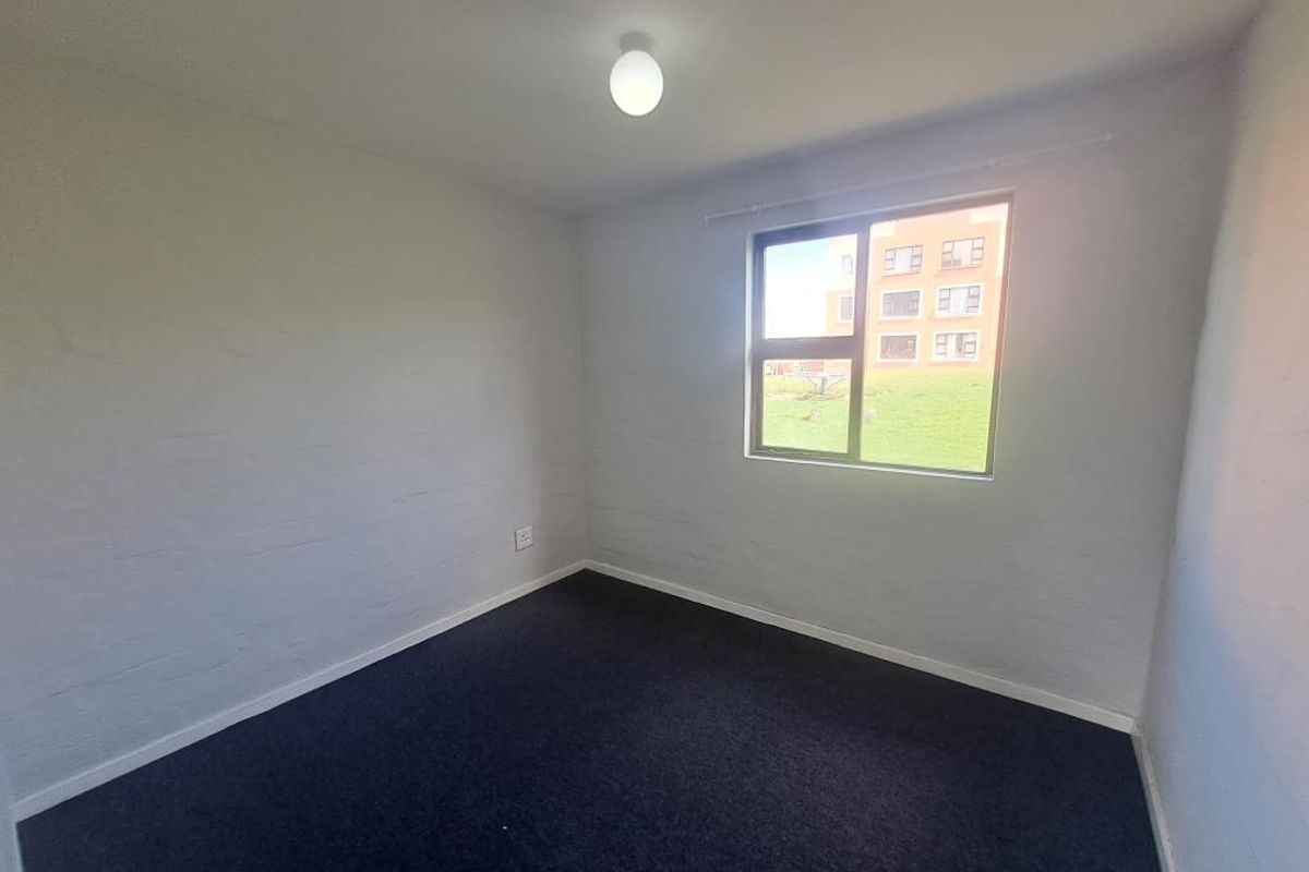 Two Bedroom Flat for Rent in Sohco Village, Amalinda - Photo 5