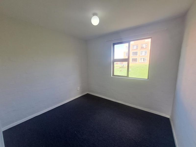 Two Bedroom Flat for Rent in Sohco Village, Amalinda - Photo 5