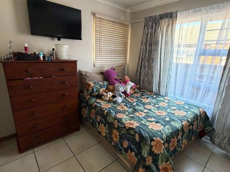 Comfortable 2-Bedroom Townhouse Living in Secure Raychelle Rise - Photo 8