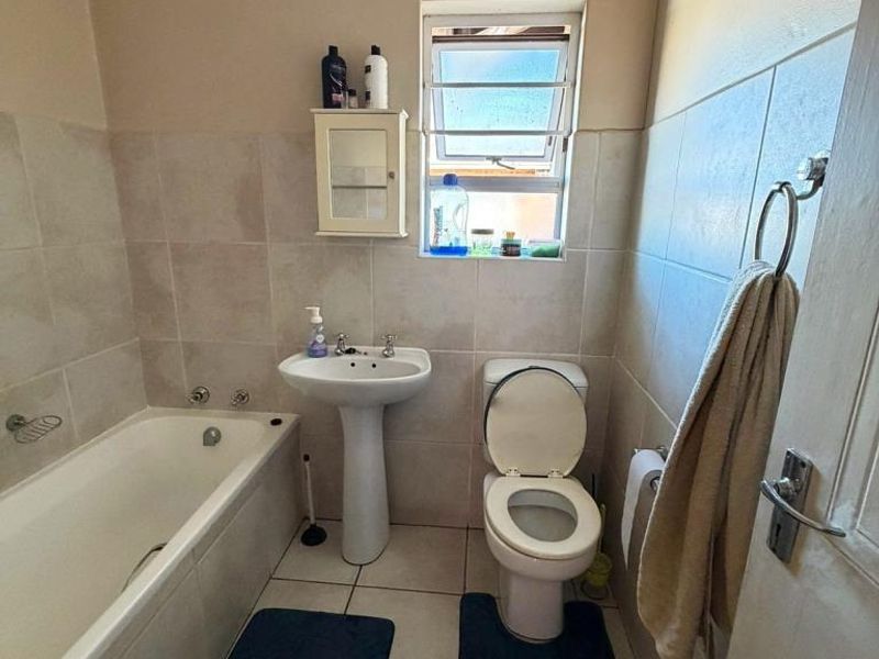 Comfortable 2-Bedroom Townhouse Living in Secure Raychelle Rise - Photo 10