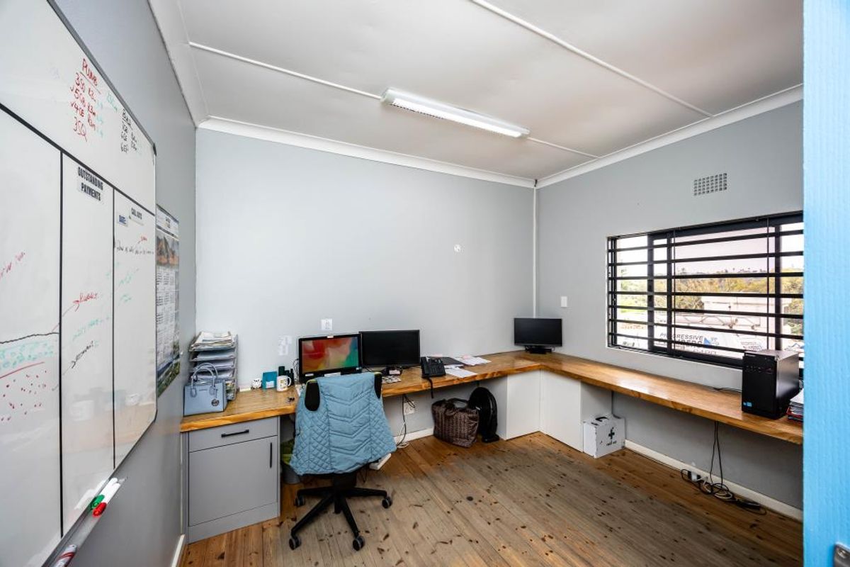 Office Building, Bonza Bay Road 54  - Photo 5