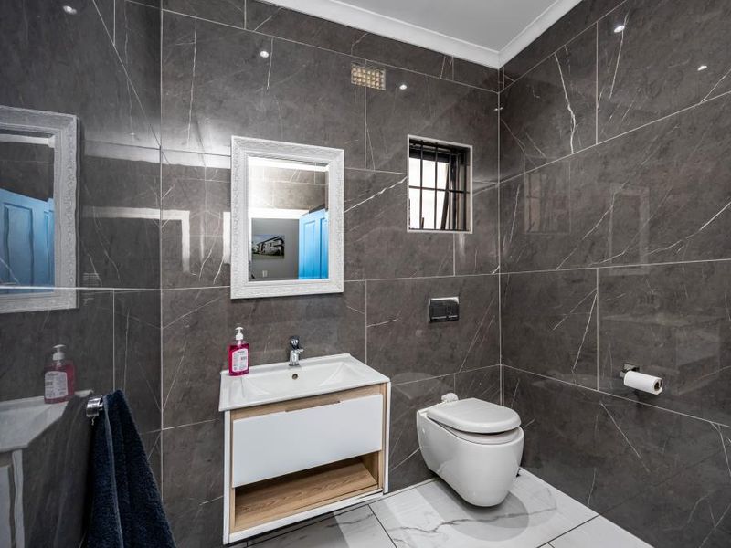 Office Building, Bonza Bay Road 54  - Photo 8