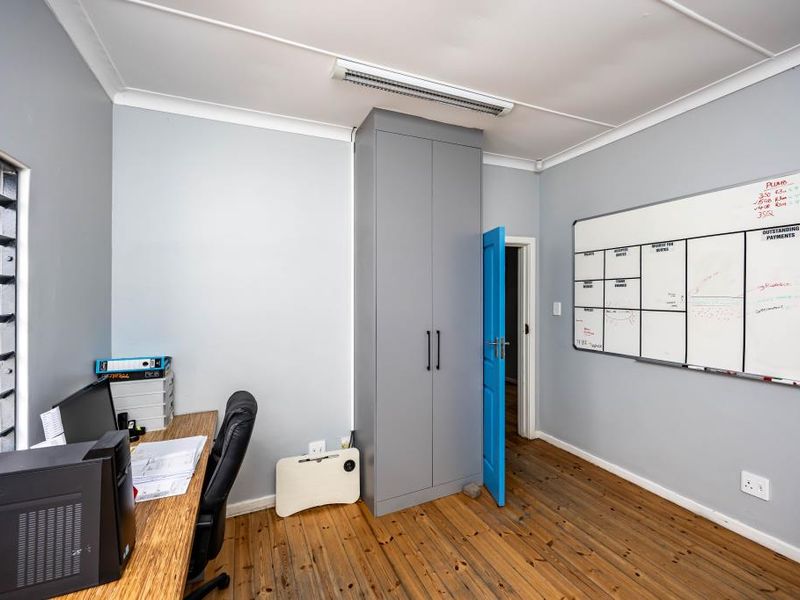 Office Building, Bonza Bay Road 54  - Photo 6