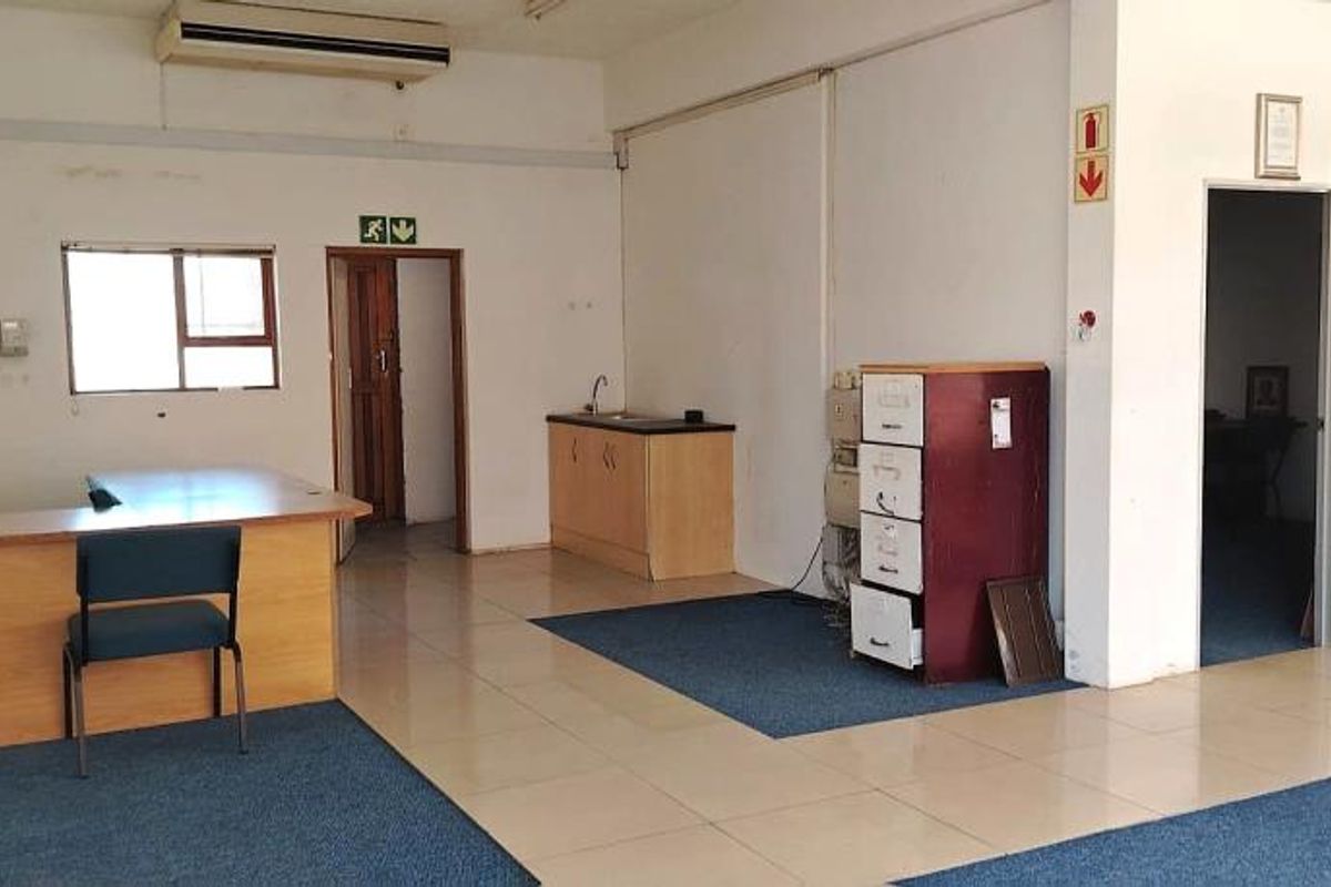 Office 4 , Schwedhelm Centre 35 Main Road - Photo 3