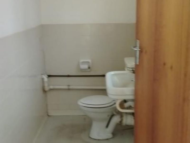 Prime Retail Space to Let in Schwedhelm Centre, Gonubie - Photo 6