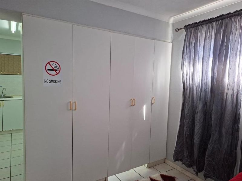 One Bedroom Flat for Rent in Panorama Place, Gonubie - Photo 5