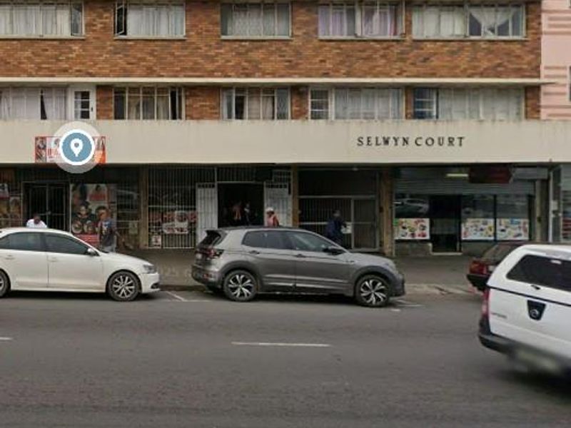 Open Plan Commercial Shop Space – Prime Main Road Location - Photo 8