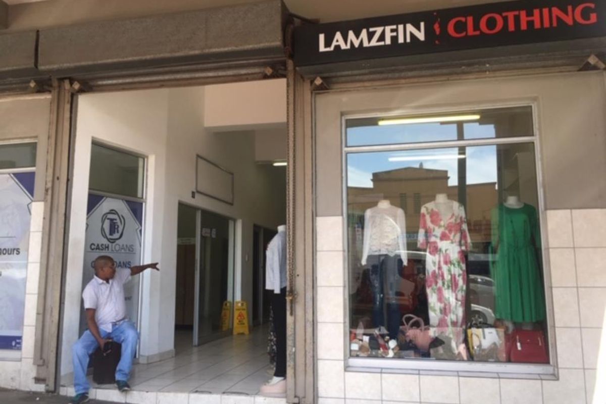 Secure Arcade located shop to Let - Photo 5