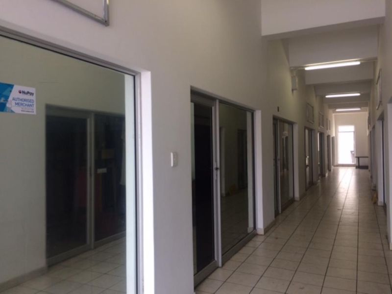 Secure Arcade located shop to Let - Photo 6