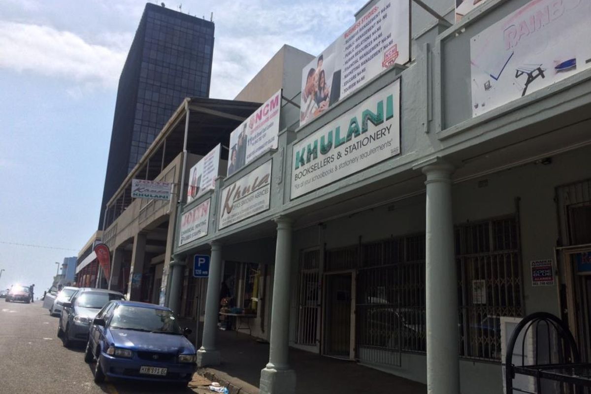 Secure Arcade located shop to Let - Photo 4