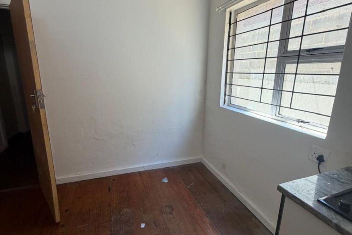 Room to Rent – Tennyson Street, Quigney - Photo 2