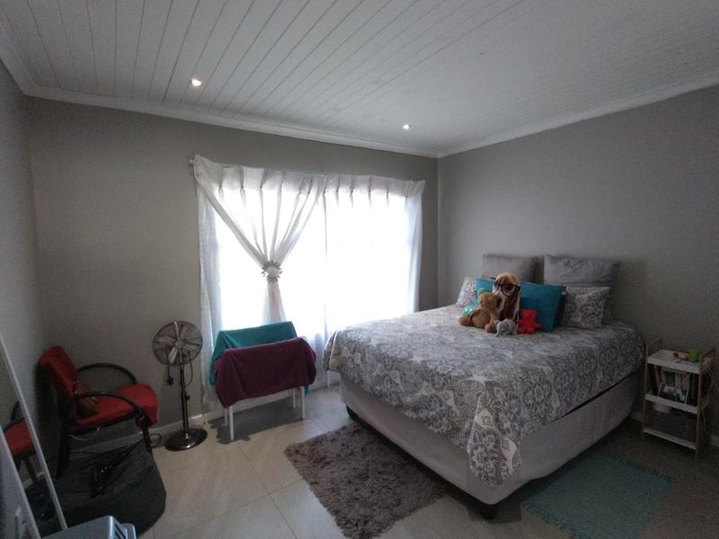 Secure & Stylish 2-Bedroom Flat in The Boulders, Sunnyridge - Photo 5