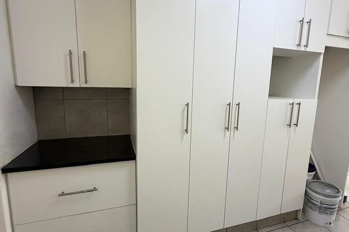 Immaculate 3 Bedroom House For Rent in Fourteenth Avenue, Gonubie - Photo 4