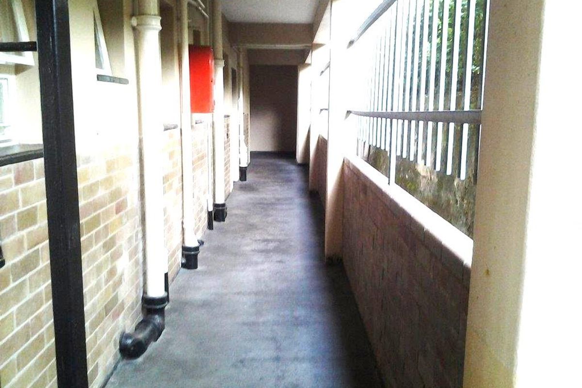 Oslo Court One and a Half bedroom unit available for May month  - Photo 3