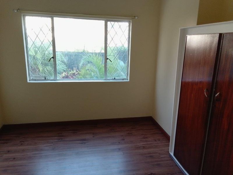 Recently Renovated unit and well secured block in Windermere.  - Photo 9