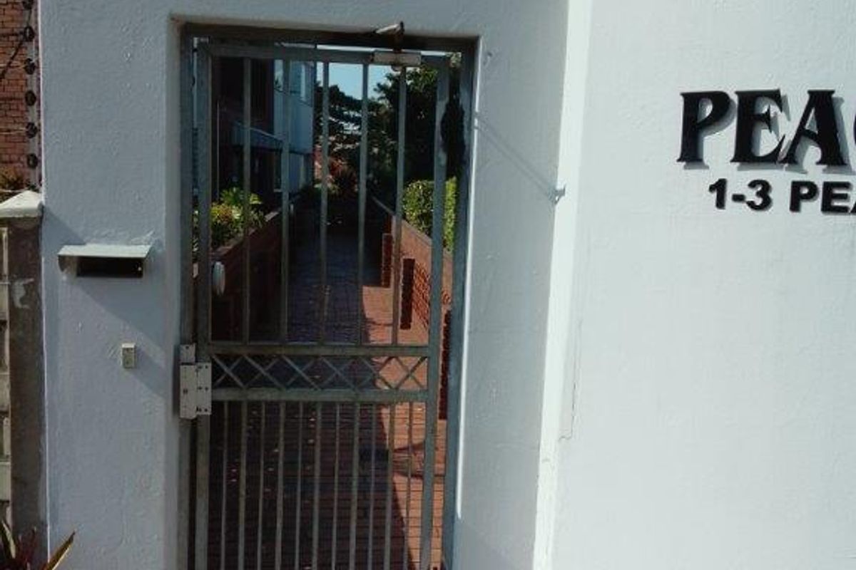 Recently Renovated unit and well secured block in Windermere.  - Photo 4