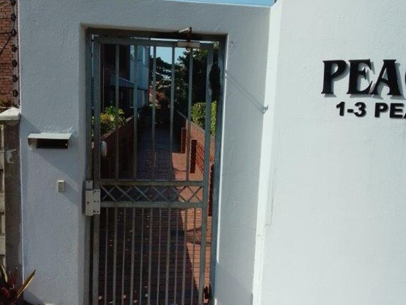 Recently Renovated unit and well secured block in Windermere.  - Photo 4