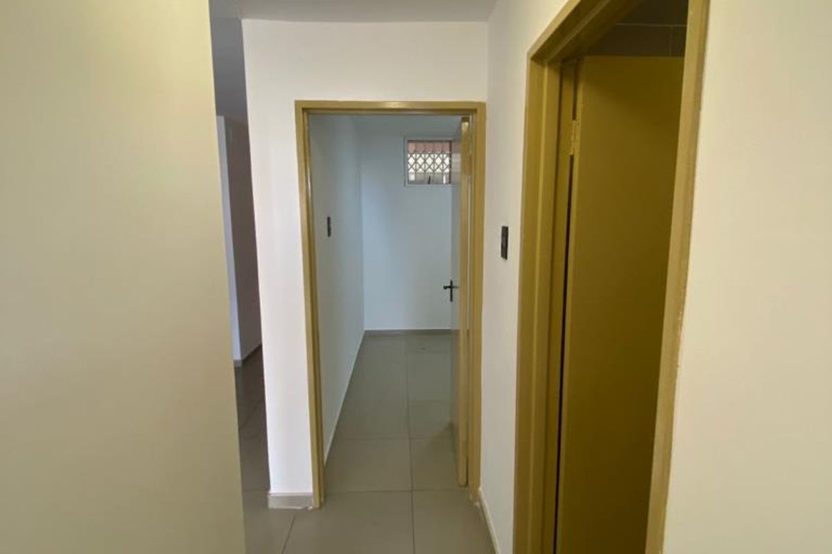 Two Bedroom apartment in South Beach in  a well run block - Photo 5