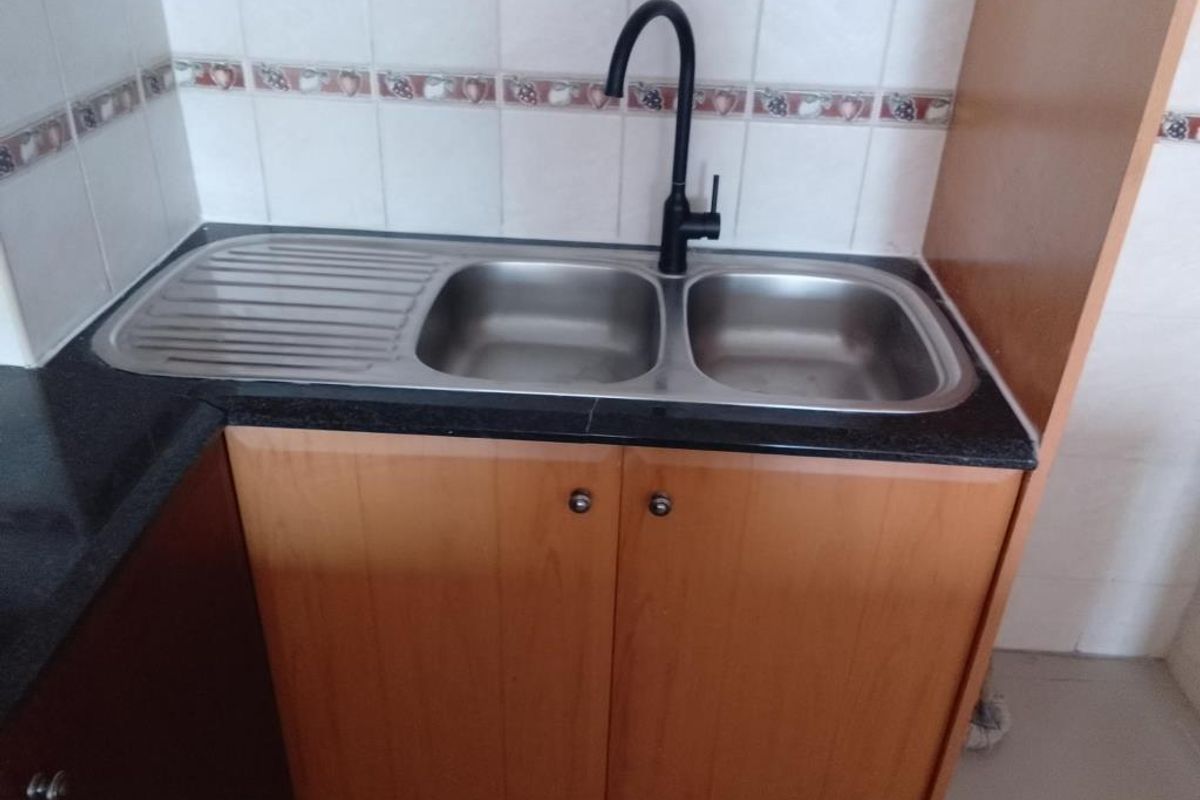 Two Bedroom apartment in South Beach in  a well run block - Photo 4