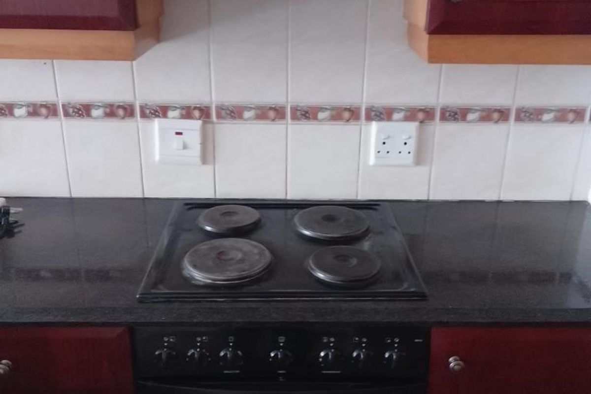 Two Bedroom apartment in South Beach in  a well run block - Photo 2