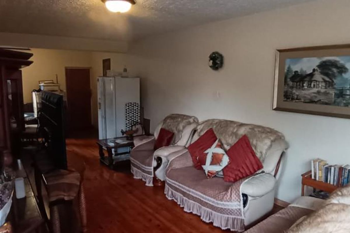 Spacious 2 Bedroom Apartment For Rent in Joycom Court, Southernwood - Photo 3