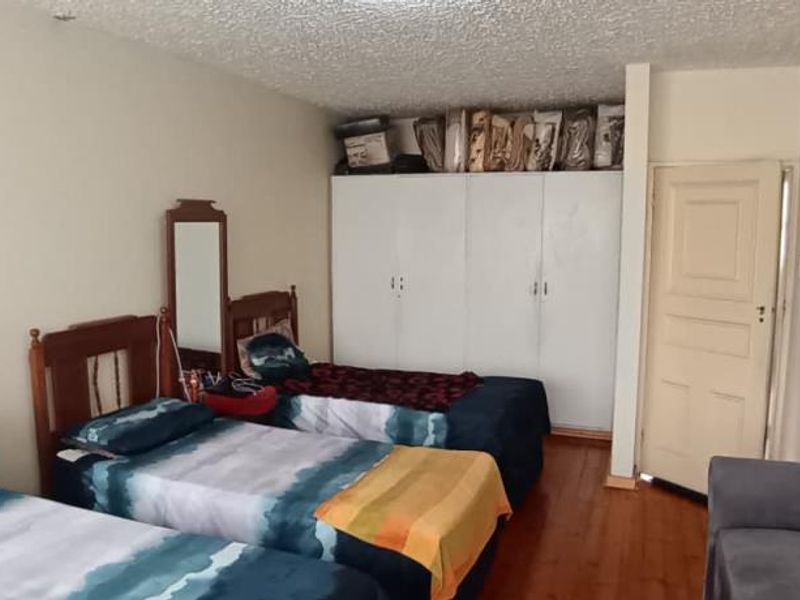 Spacious 2 Bedroom Apartment For Rent in Joycom Court, Southernwood - Photo 8