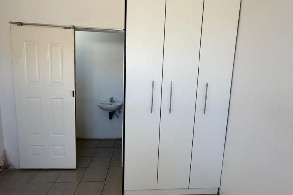 1 Bedroomed Flat, Tennyson Street 7 - Photo 5