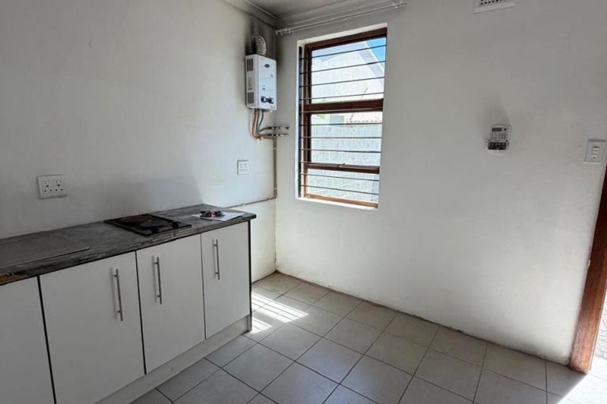 1 Bedroomed Flat, Tennyson Street 7 - Photo 4