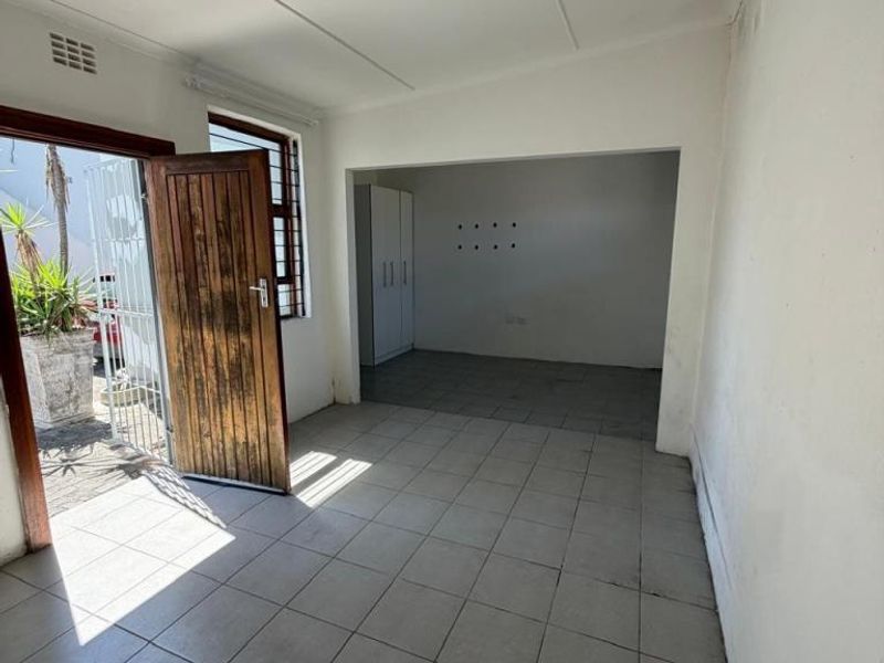 1 Bedroomed Flat, Tennyson Street 7 - Photo 3