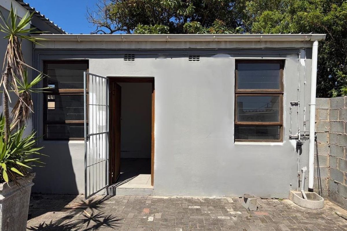 1 Bedroomed Flat, Tennyson Street 7 - Photo 2