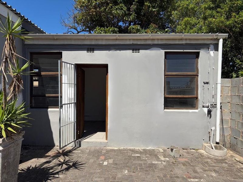 1 Bedroomed Flat, Tennyson Street 7 - Photo 2