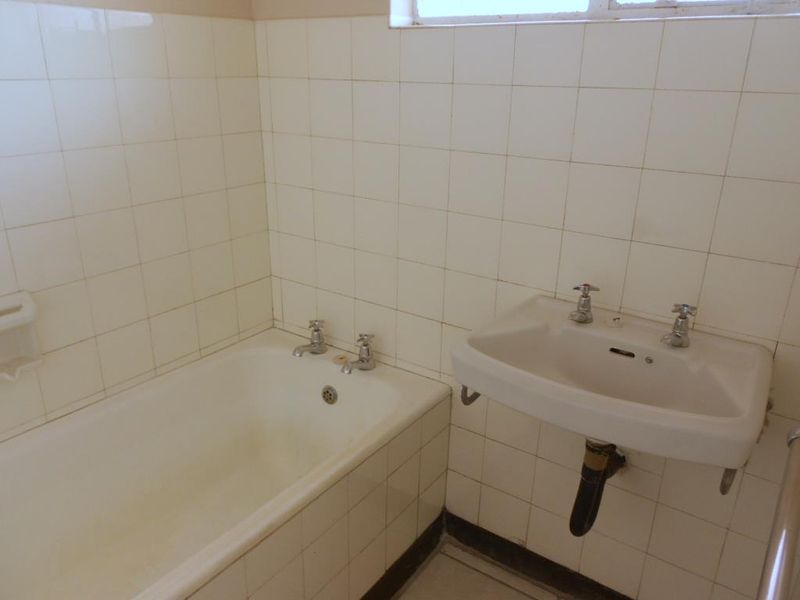 Newly Renovated 1 Bedroom Apartment in Shalimar Court, Southernwood - Photo 9