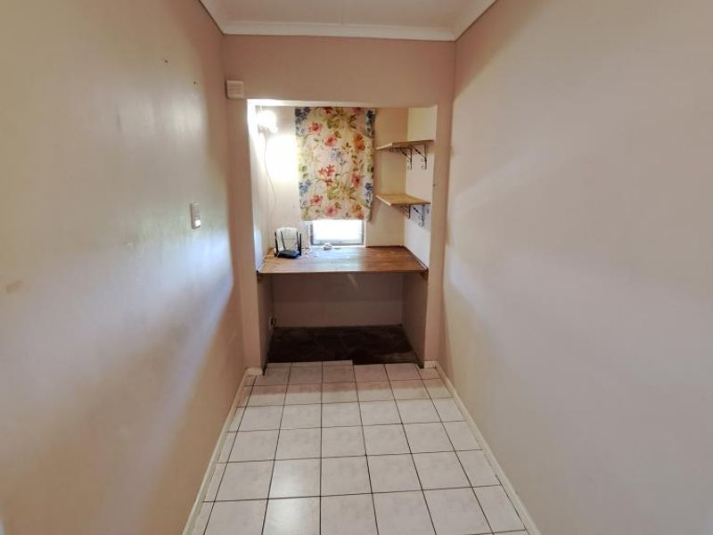 Spacious 2 Bedroom Flat For Rent in Fifteenth Avenue, Gonubie - Photo 10