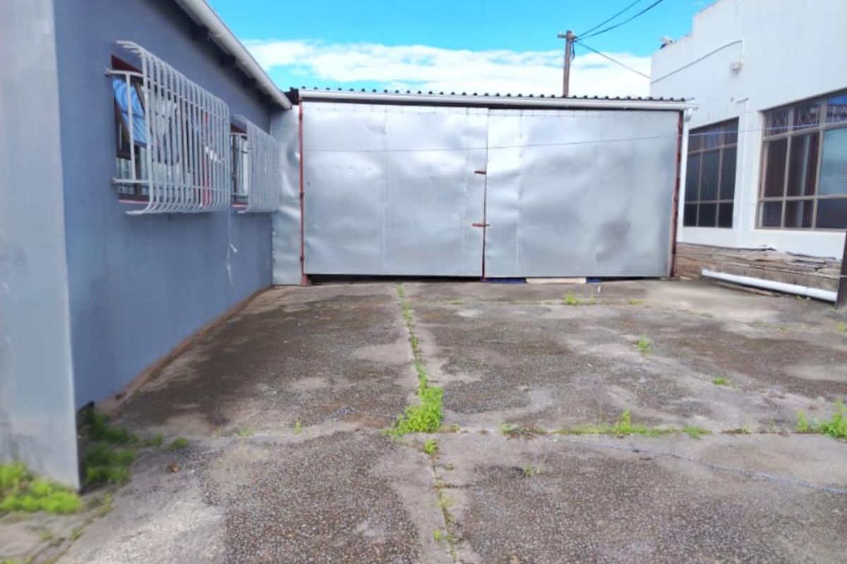 Office Building, 32 Tecoma Street - Photo 3