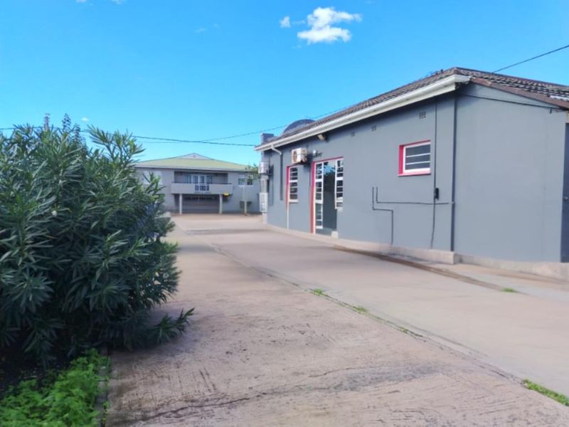 Office Building, 32 Tecoma Street - Photo 9