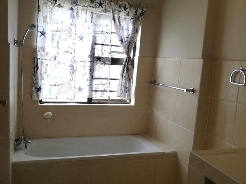 3 Bedroom Townhouse To Rent in Summerwoods, Abbotsford - Photo 8