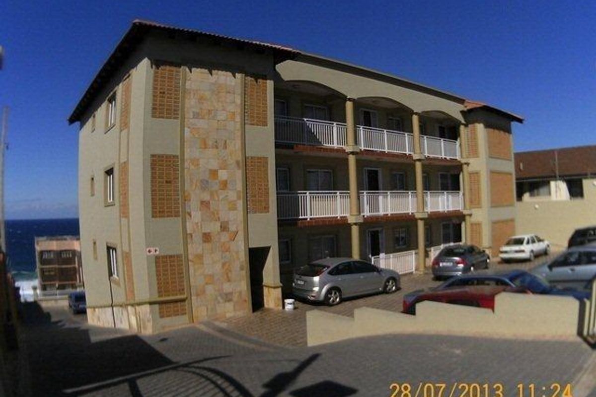 Do you love the ocean, then this one is for you, situated in Isipingo Beach.  - Photo 2