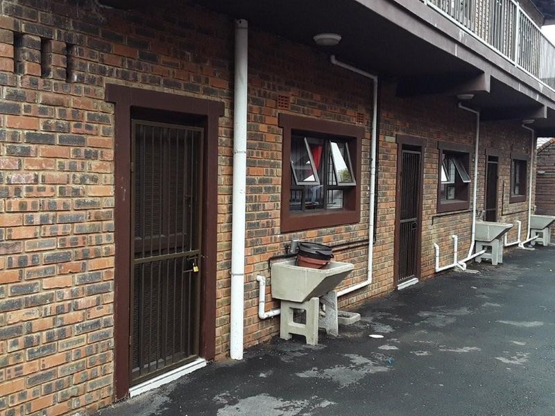 Prime Location in the famous Bluff Area close to all amenities - Photo 9
