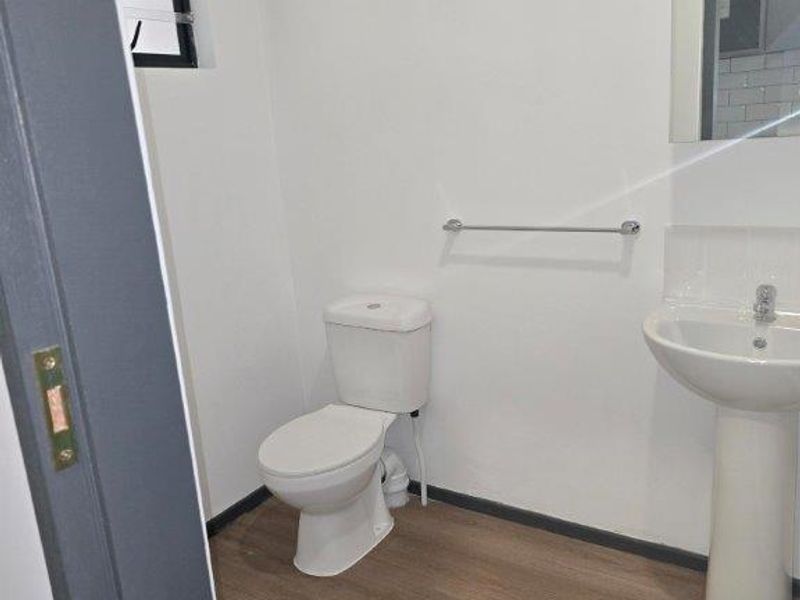DEVELOPMENT CONSISTING OF SPACIOUS BACHELOR AND ONE BEDROOM UNITS IN PINETOWN  - Photo 5