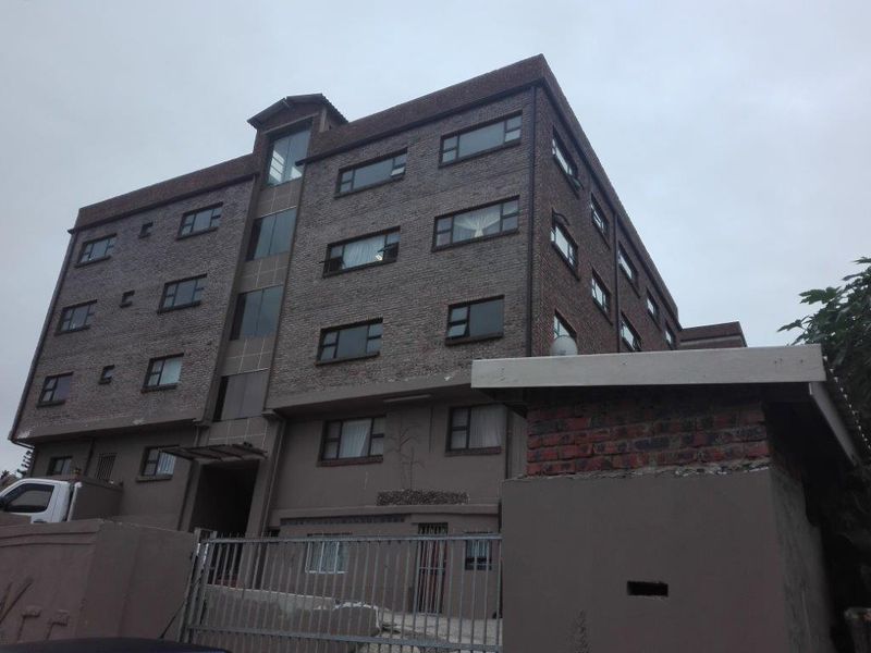 Enjoy secure, convenient living in a sought-after location. We have a 2 bedroom unit coming up for the 1st July.  - Photo 8