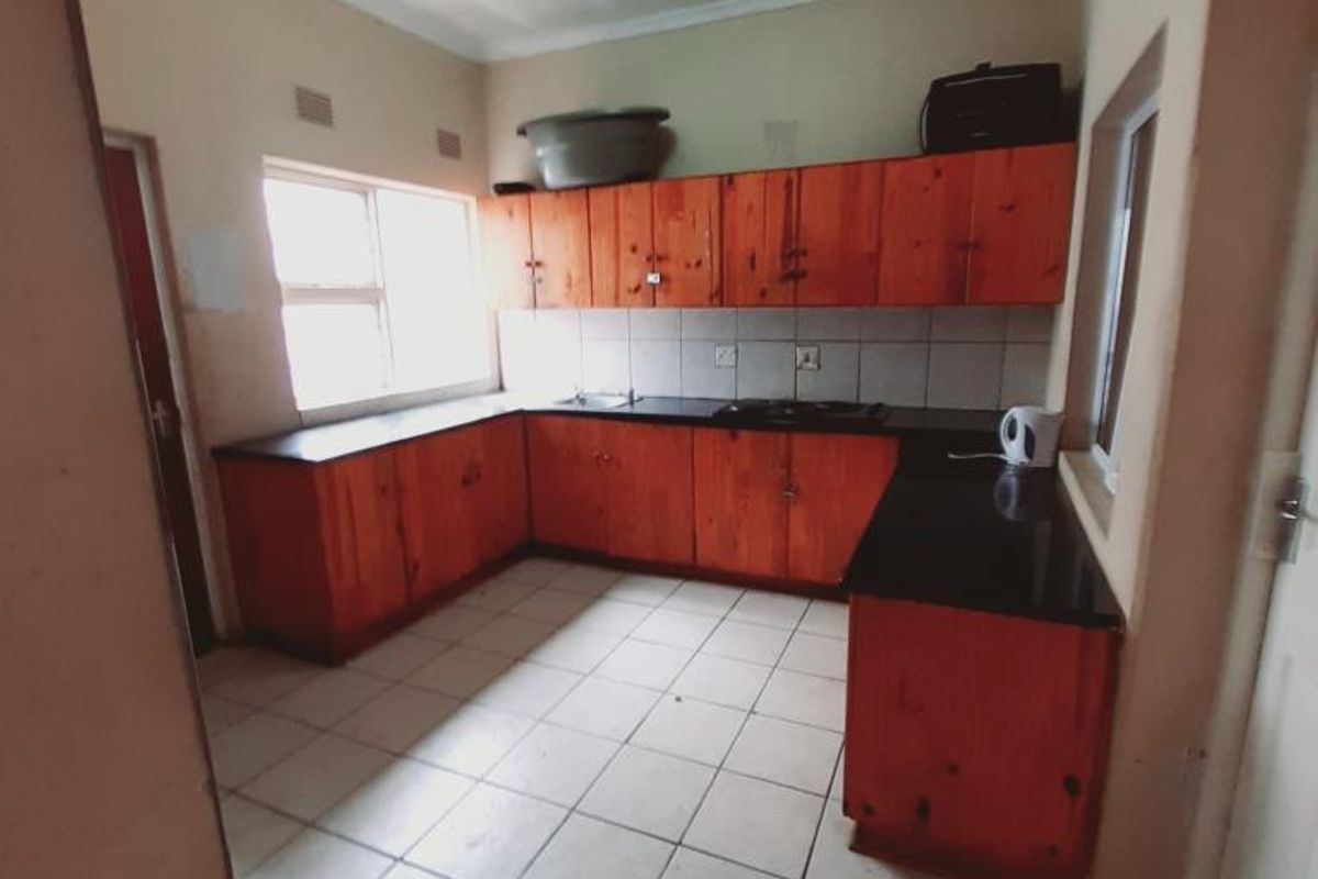 Room For Rent in Caxton Street, Quigney - Photo 4