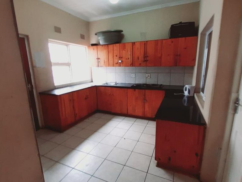Room For Rent in Caxton Street, Quigney - Photo 4
