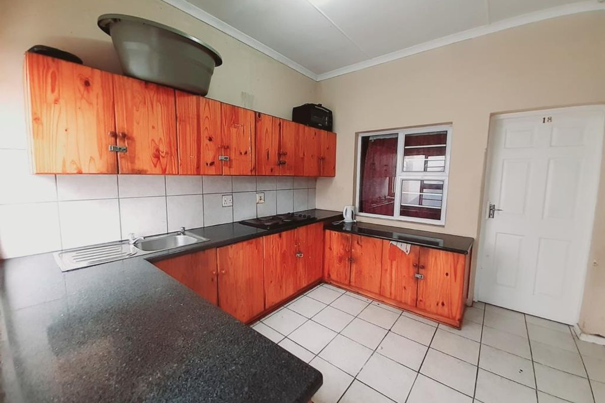 Room For Rent in Caxton Street, Quigney - Photo 5