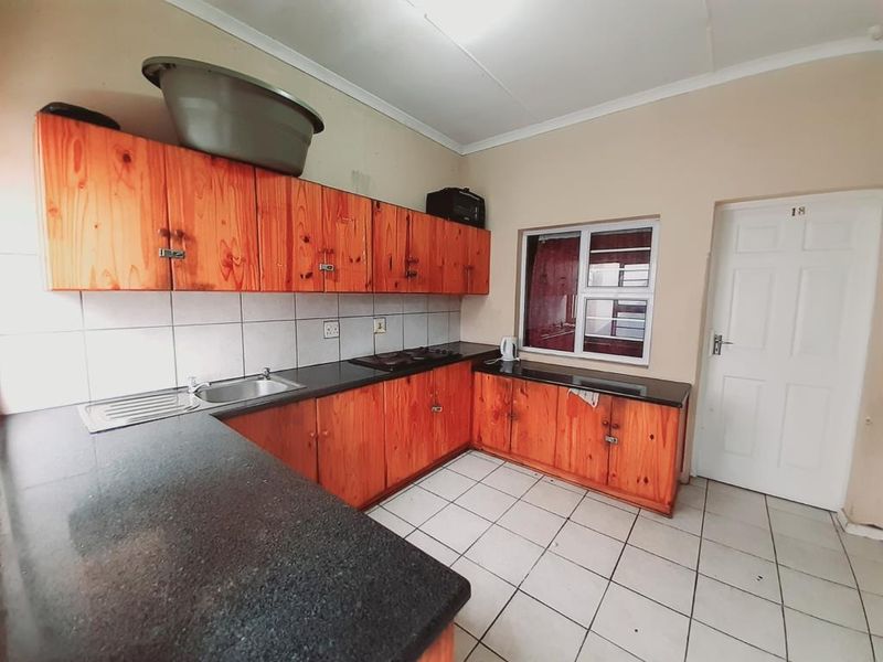 Room For Rent in Caxton Street, Quigney - Photo 5