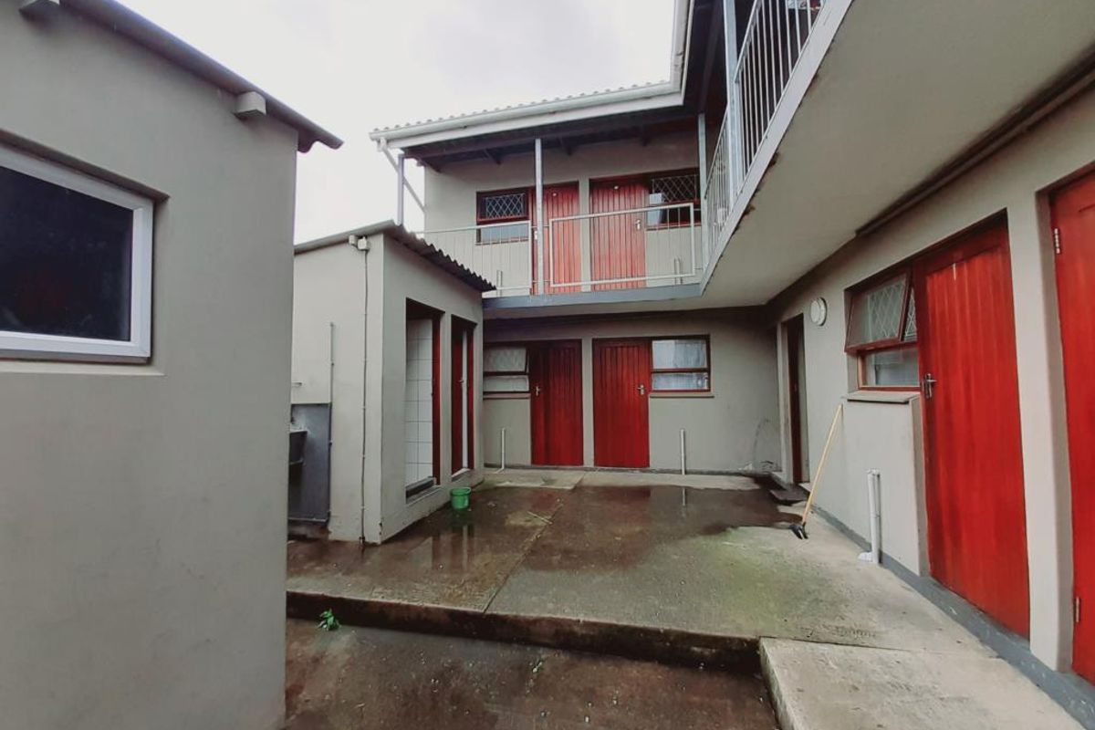 Room For Rent in Caxton Street, Quigney - Photo 3