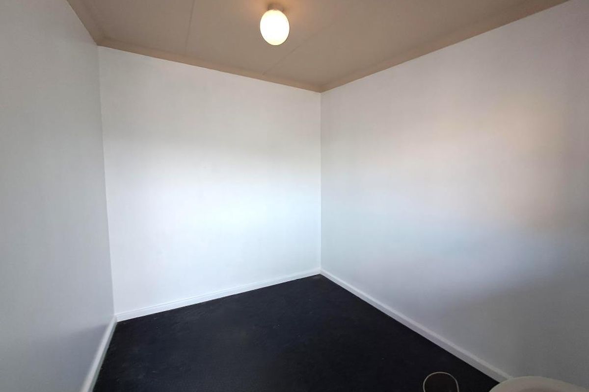 Room For Rent in Caxton Street, Quigney - Photo 2