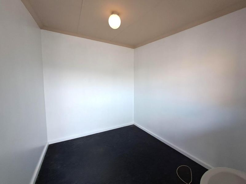 Room For Rent in Caxton Street, Quigney - Photo 2