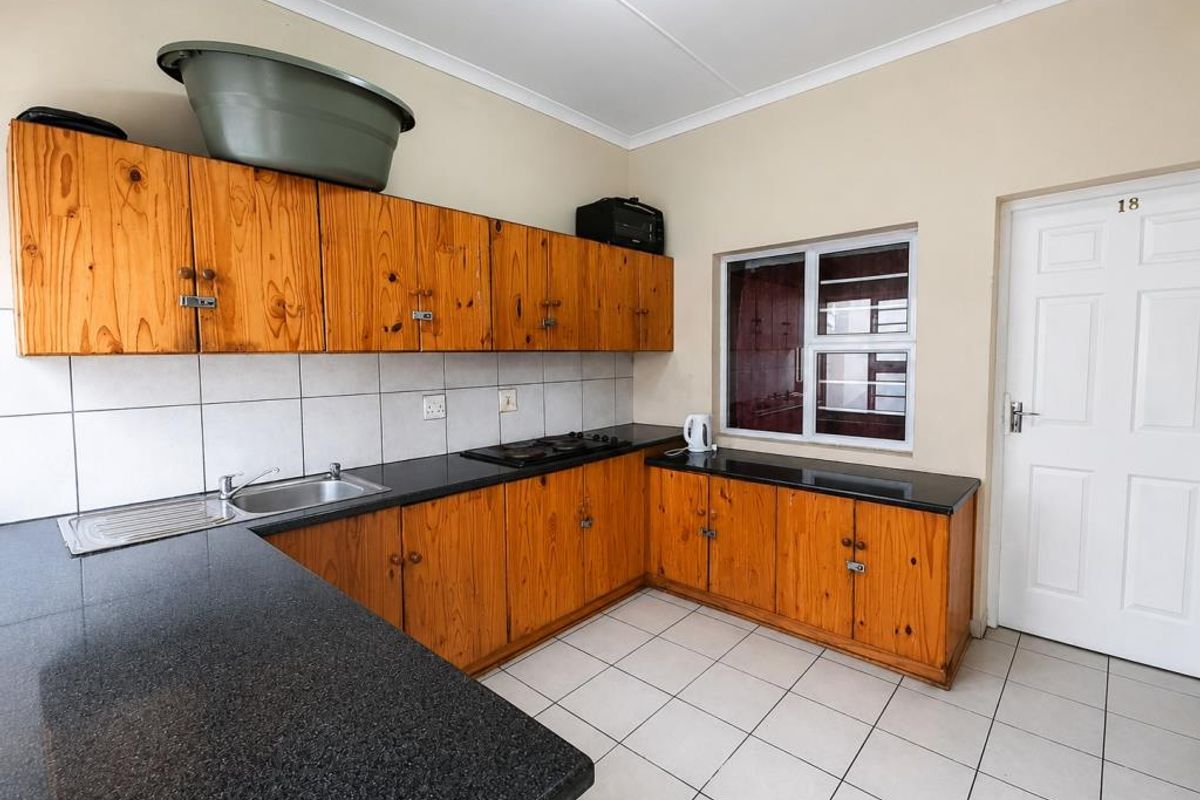 Room For Rent in Caxton Street, Quigney - Photo 5
